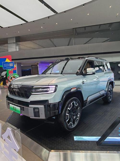 成都18比亚迪方程豹硬派越野的爆款，英菲尼迪35周年与你共成长